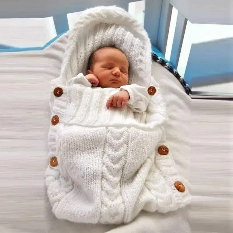 Couverture emmaillotage / SoftBaby™, pour garder bébé bien au chaud en toutes circonstances.