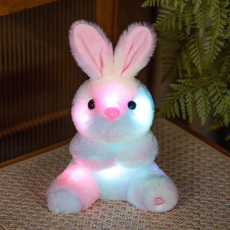 Doudou-lapin-arc-en-ciel-assis