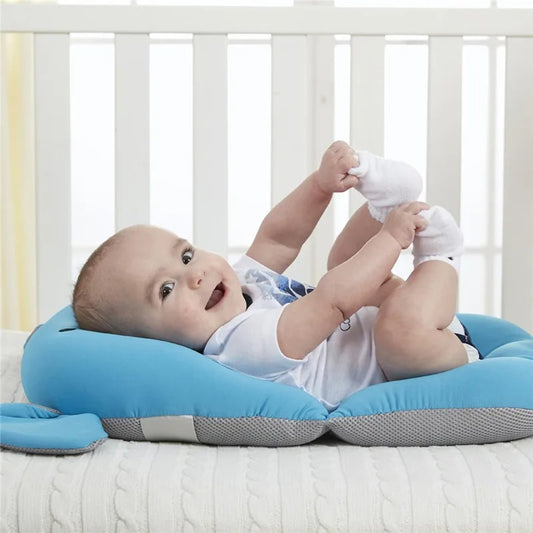 Transat-de-bain-bebe-bw-pieds